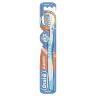 Oral-B Complete Clean Toothbrush - Medium